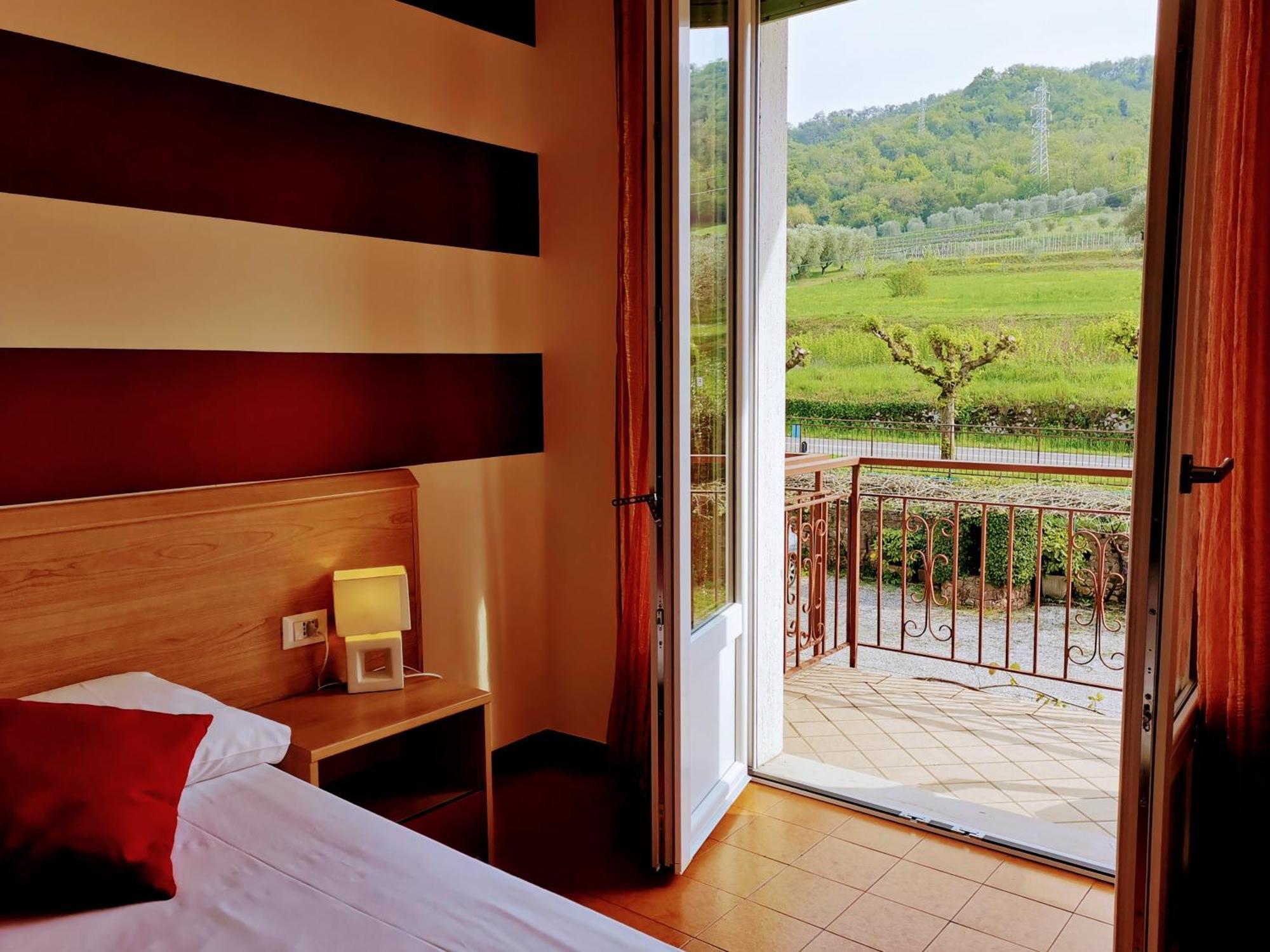 Ristorante Le Rasole Hotel Garda  Ngoại thất bức ảnh